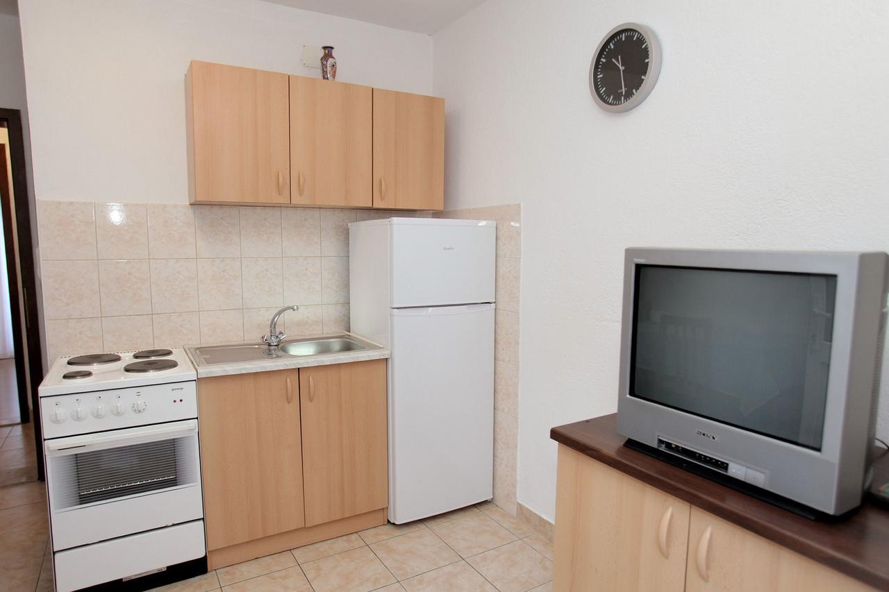 Apartments Iva โตรกีร์ ภายนอก รูปภาพ