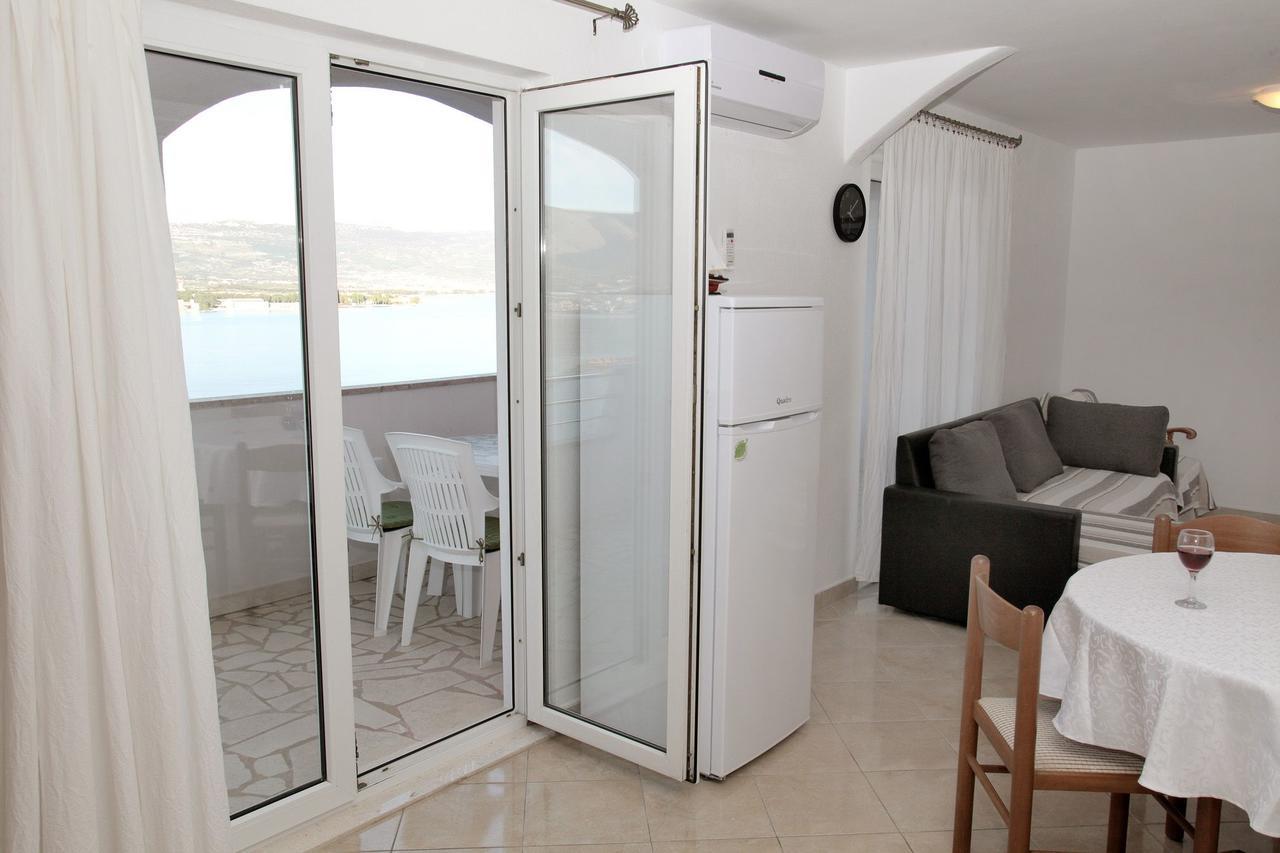 Apartments Iva โตรกีร์ ภายนอก รูปภาพ