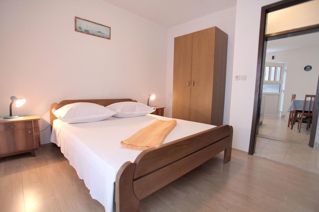 Apartments Iva โตรกีร์ ภายนอก รูปภาพ